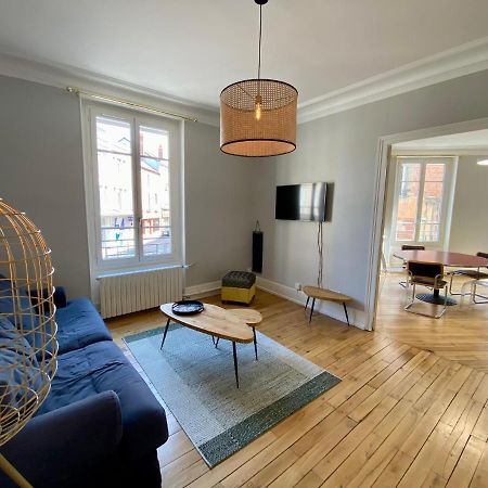 Grand Appartement De Caractere Au Coeur De Ville Moulins  Luaran gambar