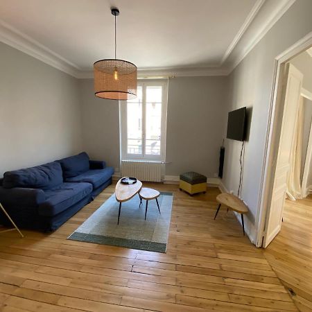 Grand Appartement De Caractere Au Coeur De Ville Moulins  Luaran gambar