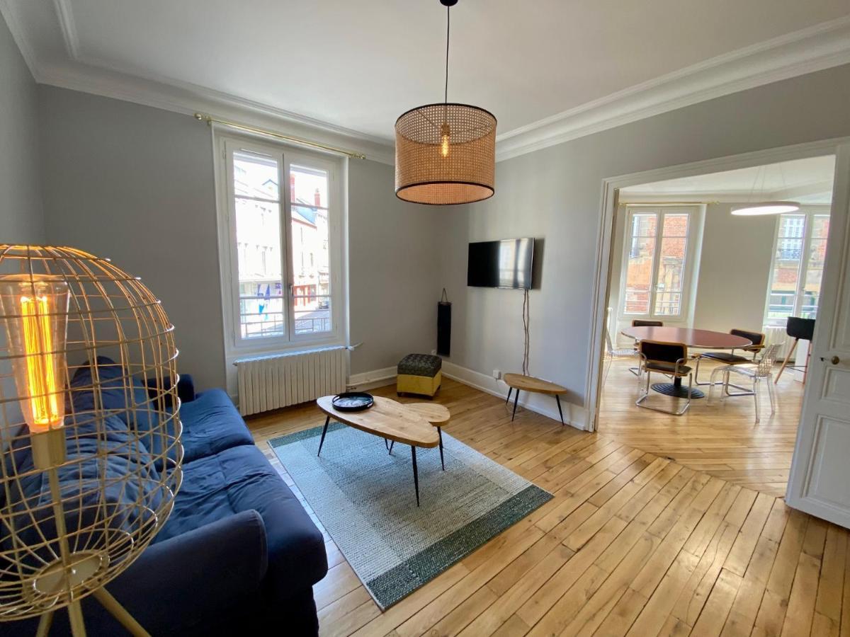 Grand Appartement De Caractere Au Coeur De Ville Moulins  Luaran gambar